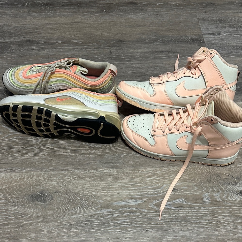 Women’s Nike Air Max 95 multicolor and Nike Dunk High coral!